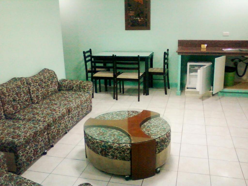 Oyo 765 Ibay Zion Hotel Baguio City Стая снимка